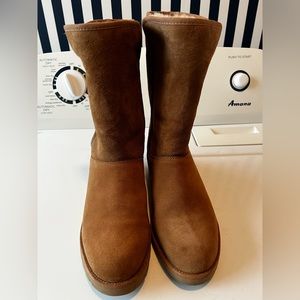 UGG Kristin wedge boot sz 9.5